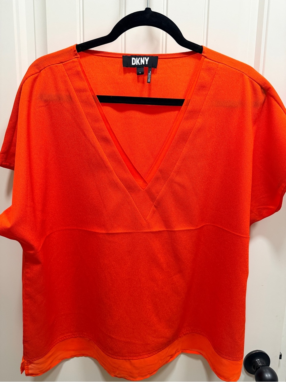 DKNY Bright Orange V-Neck Blouse – XL (NWOT)